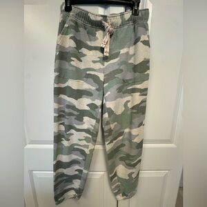 Aerie Camouflage Jogger Sweatpants Womens Med Green Gray Tan Drawstring Comfort